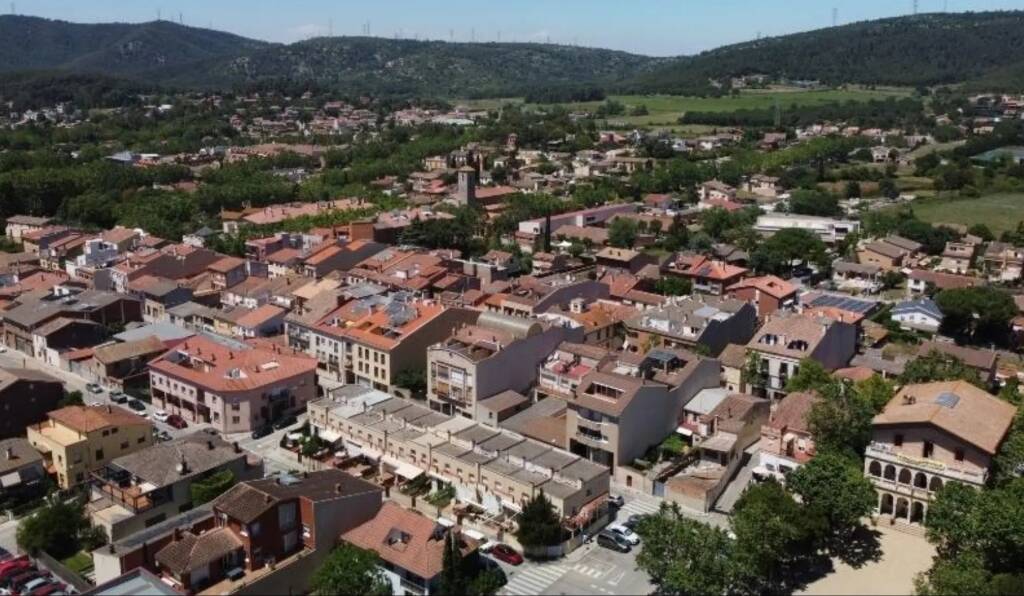 Puertas y parquets en Begues
Begues es un municipio con alto nivel de renta per cápita, rodeado de naturaleza y con una ubicación estratégica entre Barcelona y el Parc Natural del Garraf.