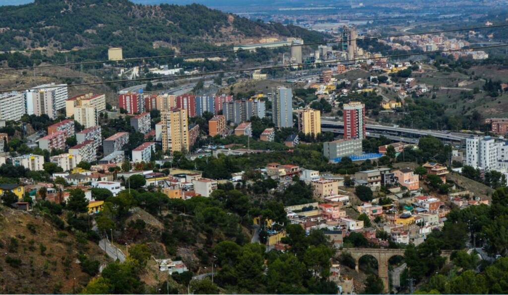 Puertas y parquets en Montcada i Reixac
Montcada i Reixac: naturaleza, historia y conexión directa con Barcelona
Montcada i Reixac es un municipio con alta calidad de vida, situado al pie de la Serra de Collserola y perfectamente comunicado con el centro de Barcelona.