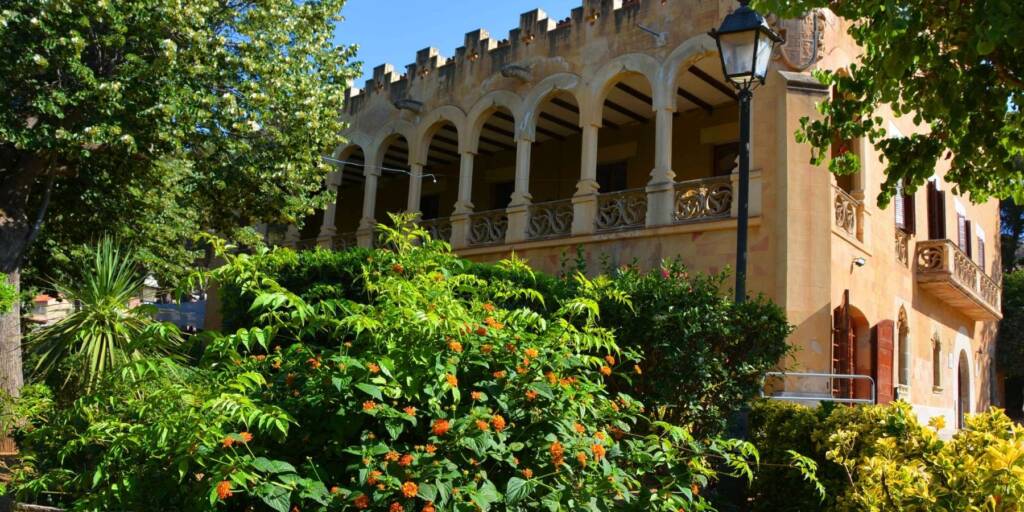 Puertas y parquets en Vilassar de Dalt
Vilassar de Dalt: tradición, modernismo y calidad de vida en el Maresme
Vilassar de Dalt es un municipio con alto nivel de renta per cápita, situado en el Maresme y reconocido por su historia, cultura y cercanía a Barcelona.

