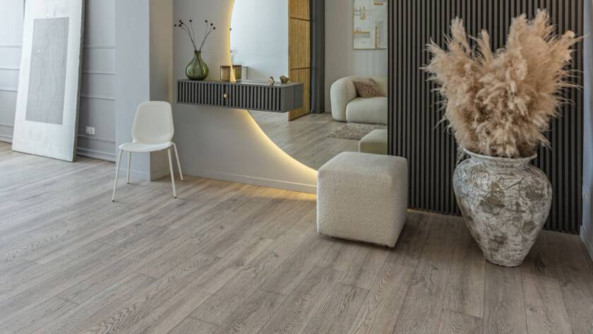 En Madera Style te ayudamos a elegir el parquet, suelo laminado o vinílico SPC más adecuado para tu vivienda en El Prat de Llobregat y Barcelona, con instalación profesional, acabados cuidados y asesoramiento personalizado.